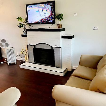 Vintage - 3 Bed House - North Surrey - Ping-Pong And Pool Table - Tv Cable Villa Buitenkant foto